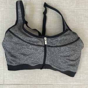 Victoria’s Secret Sport sports bra underwire cups with zip front 32D
